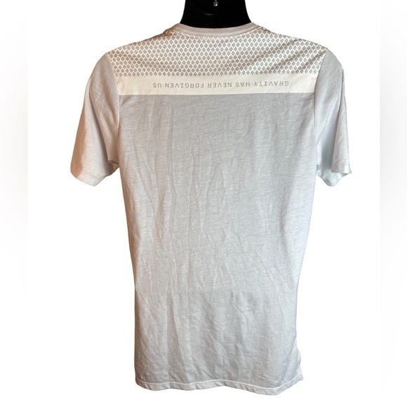 The Nike Tee Dri Fit White Short Sleeve Graphic Shirt Size Small - Picture 3 of 12